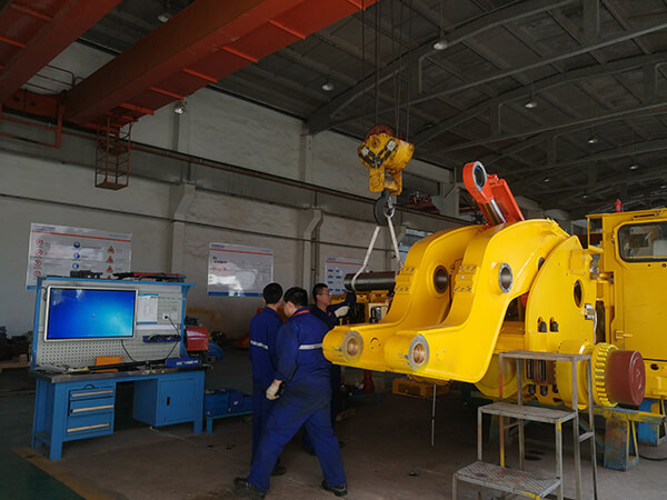 Caminh&atilde;o de minera&ccedil;&atilde;o subterr&acirc;nea